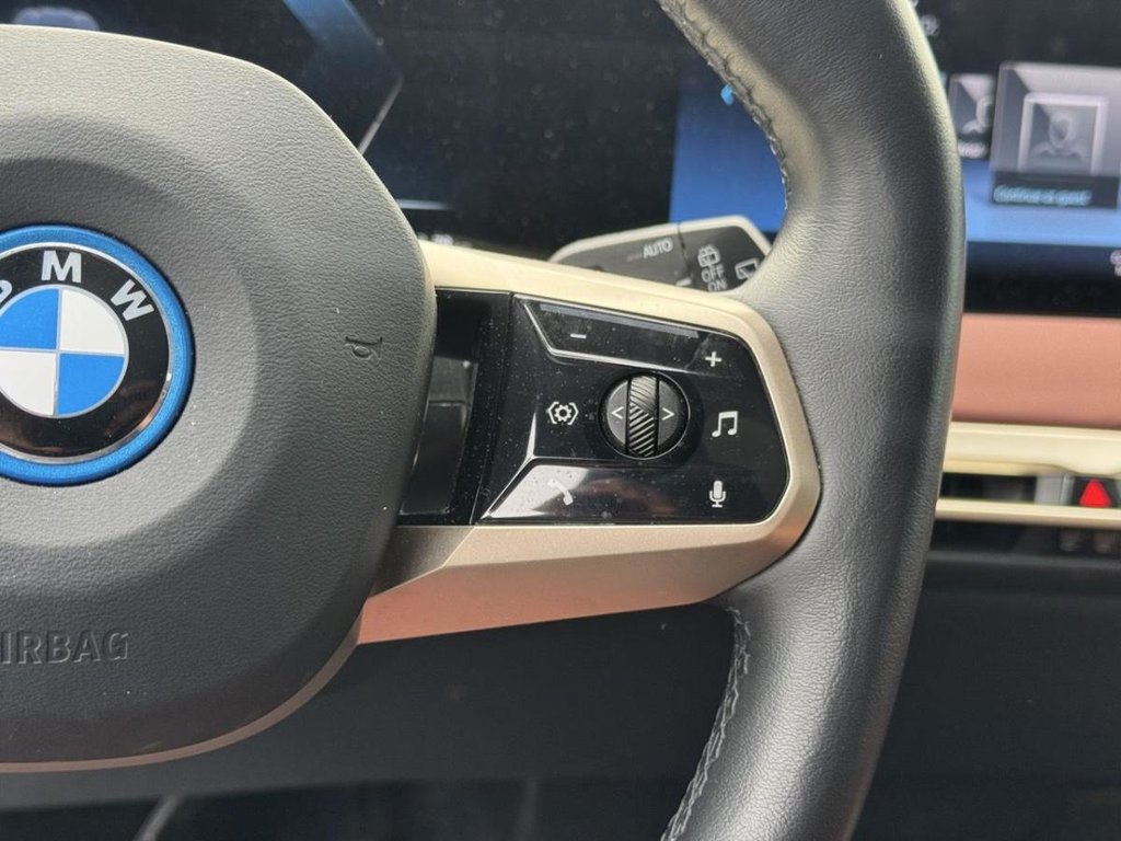 2022 BMW iX xDrive50 Bas Kilométrage AWD in Terrebonne, Quebec - 12 - w1024h768px