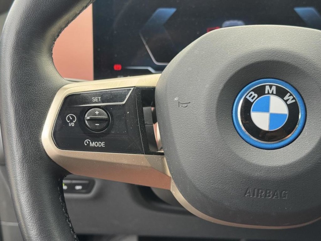 2022 BMW iX xDrive50 Bas Kilométrage AWD in Terrebonne, Quebec - 13 - w1024h768px