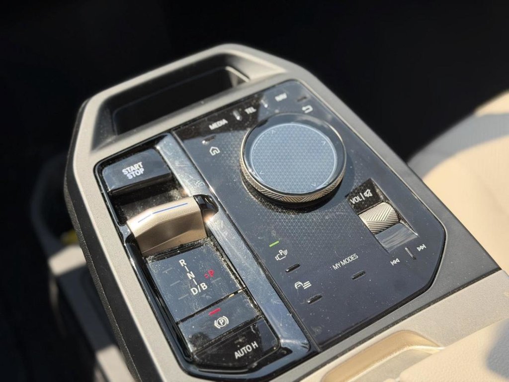 2023 BMW iX xDrive50 Sports Package Premium Essential in Terrebonne, Quebec - 16 - w1024h768px