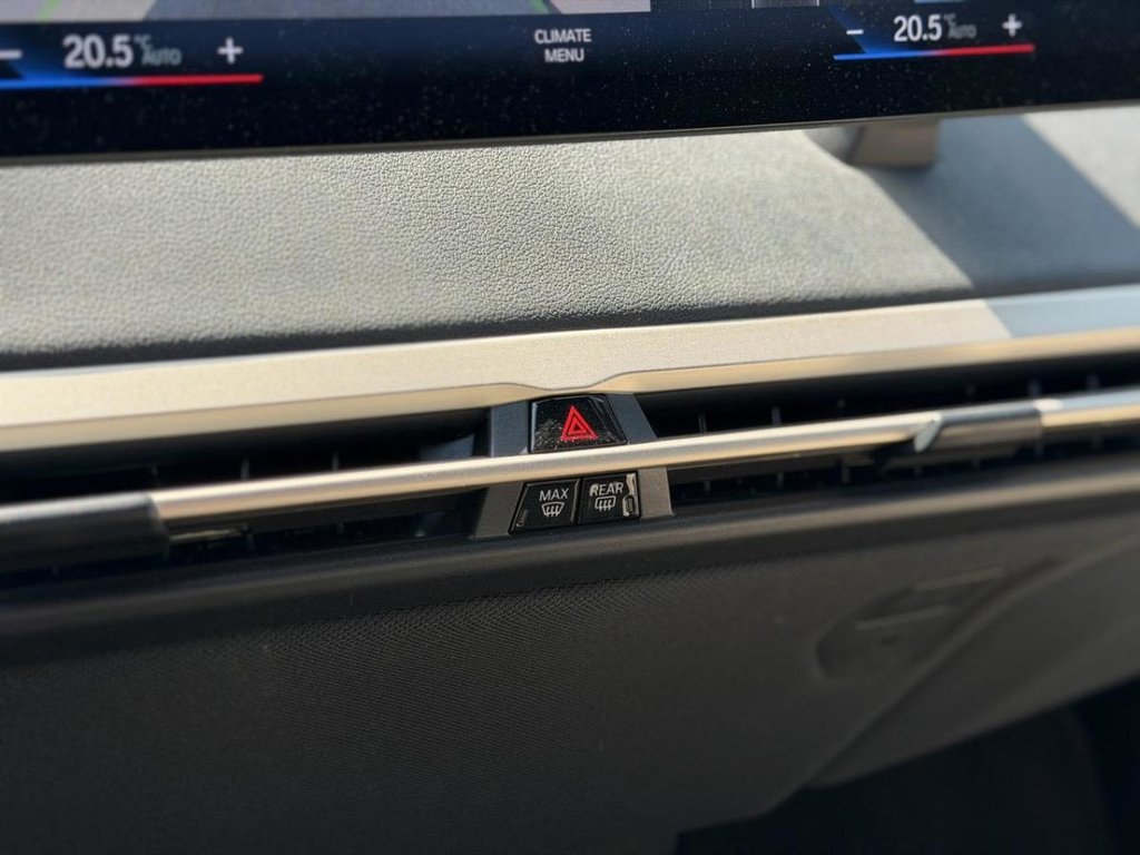 2023 BMW iX xDrive50 Sports Package Premium Essential in Terrebonne, Quebec - 15 - w1024h768px