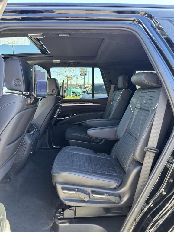 Cadillac Escalade 4WD Sport Platinum Onyx Package 2025 à Terrebonne, Québec - 8 - w1024h768px