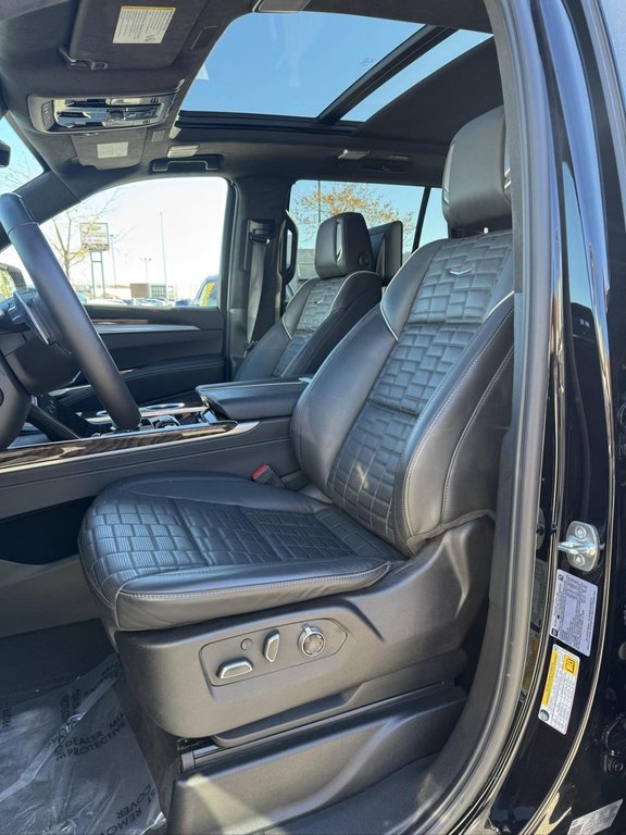 Cadillac Escalade 4WD Sport Platinum Onyx Package 2025 à Terrebonne, Québec - 7 - w1024h768px