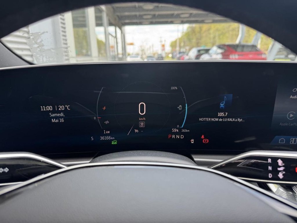 Cadillac LYRIQ Tech AWD Cuir Toit Panoramique Bas Kilométrage 2024 à Terrebonne, Québec - 13 - w1024h768px