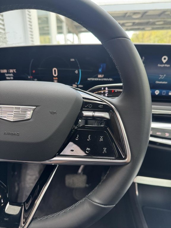 Cadillac LYRIQ Tech AWD Cuir Toit Panoramique Bas Kilométrage 2024 à Terrebonne, Québec - 12 - w1024h768px