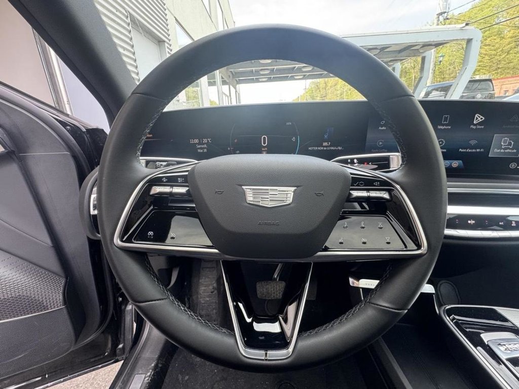 Cadillac LYRIQ Tech AWD Cuir Toit Panoramique Bas Kilométrage 2024 à Terrebonne, Québec - 10 - w1024h768px