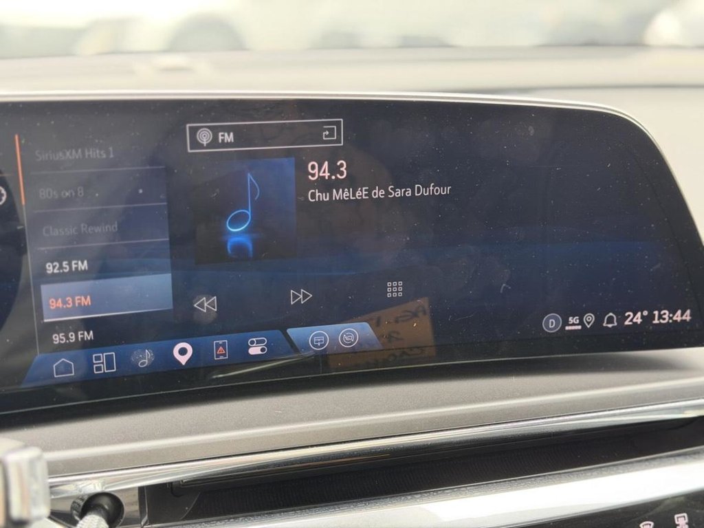2024 Cadillac LYRIQ Tech AWD Cuir Navigation Bas Kilométrage in Terrebonne, Quebec - 14 - w1024h768px