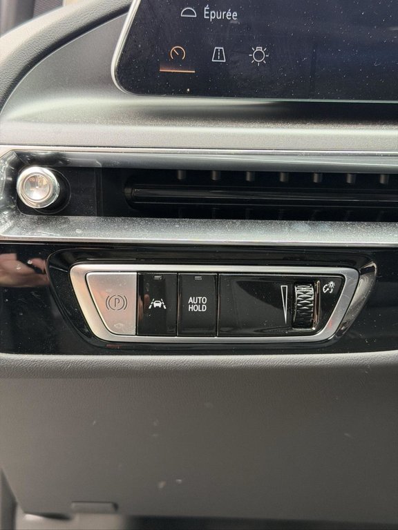 2024 Cadillac LYRIQ Tech AWD Cuir Navigation Bas Kilométrage in Terrebonne, Quebec - 10 - w1024h768px