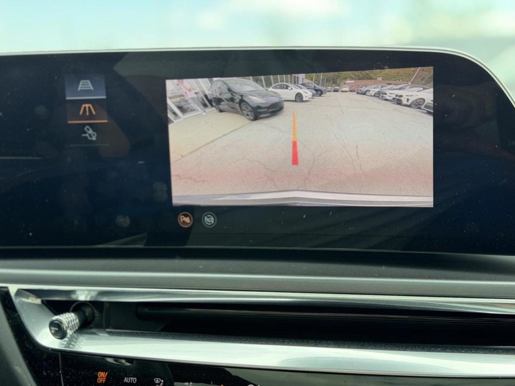 2024 Cadillac LYRIQ Tech AWD Cuir Navigation Bas Kilométrage in Terrebonne, Quebec - 15 - w1024h768px