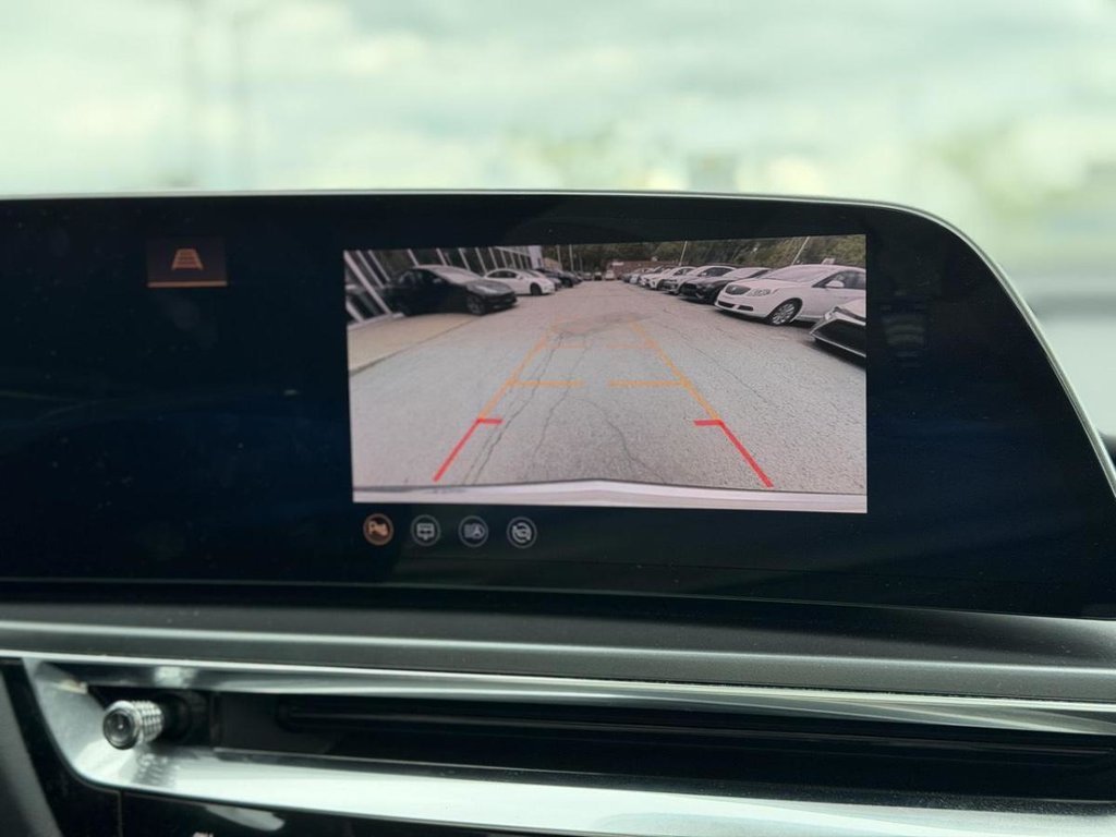 Cadillac LYRIQ Tech AWD Cuir Bas Kilométrage 2024 à Terrebonne, Québec - 15 - w1024h768px