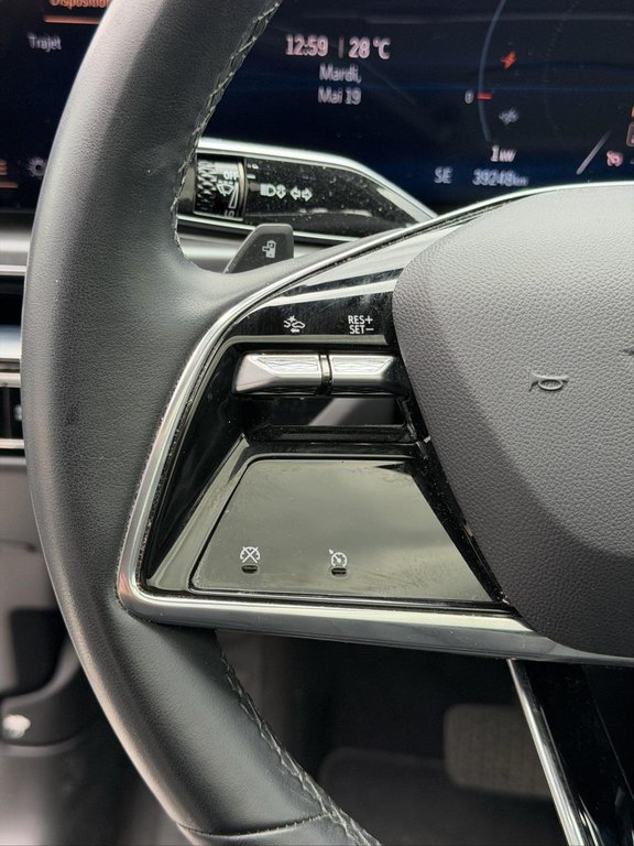 Cadillac LYRIQ Tech AWD Cuir Bas Kilométrage 2024 à Terrebonne, Québec - 11 - w1024h768px