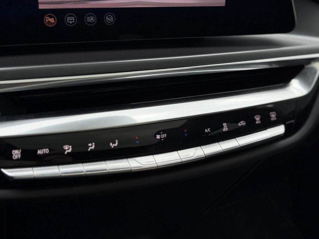 Cadillac LYRIQ Tech AWD Cuir Bas Kilométrage 2024 à Terrebonne, Québec - 16 - w1024h768px