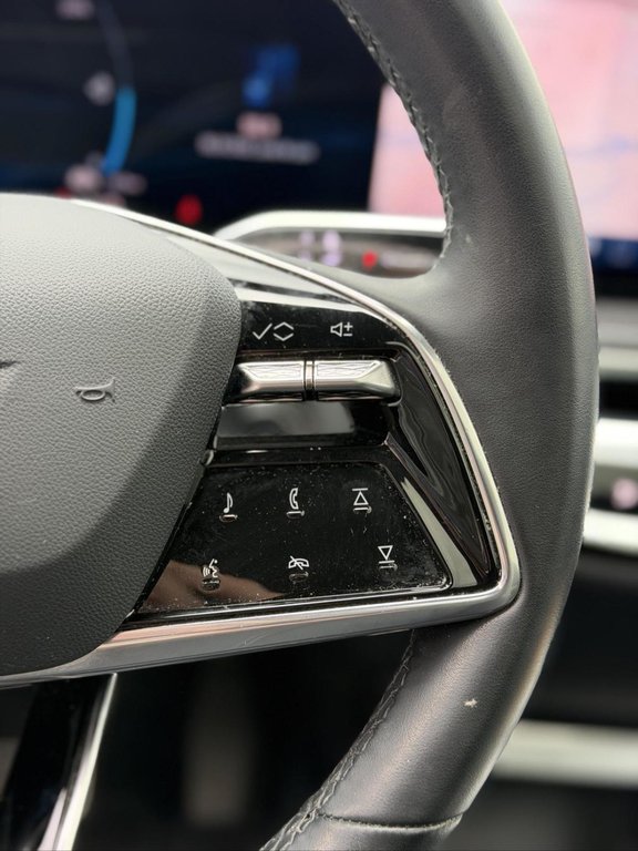 Cadillac LYRIQ Tech AWD Cuir Bas Kilométrage 2024 à Terrebonne, Québec - 12 - w1024h768px