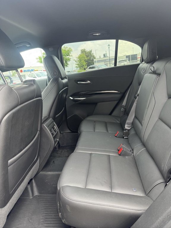 2024 Cadillac XT4 AWD Luxury * Bas Kilométrage * in Terrebonne, Quebec - 9 - w1024h768px