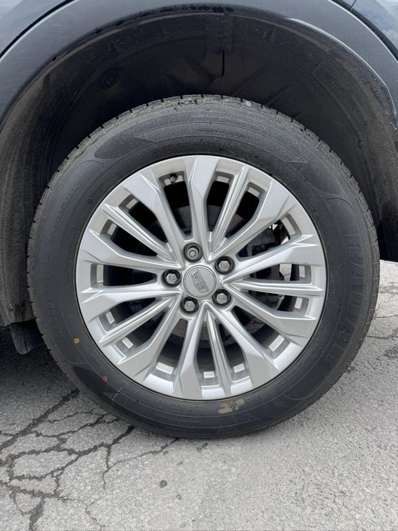 2024 Cadillac XT4 AWD Luxury * Bas Kilométrage * in Terrebonne, Quebec - 17 - w1024h768px