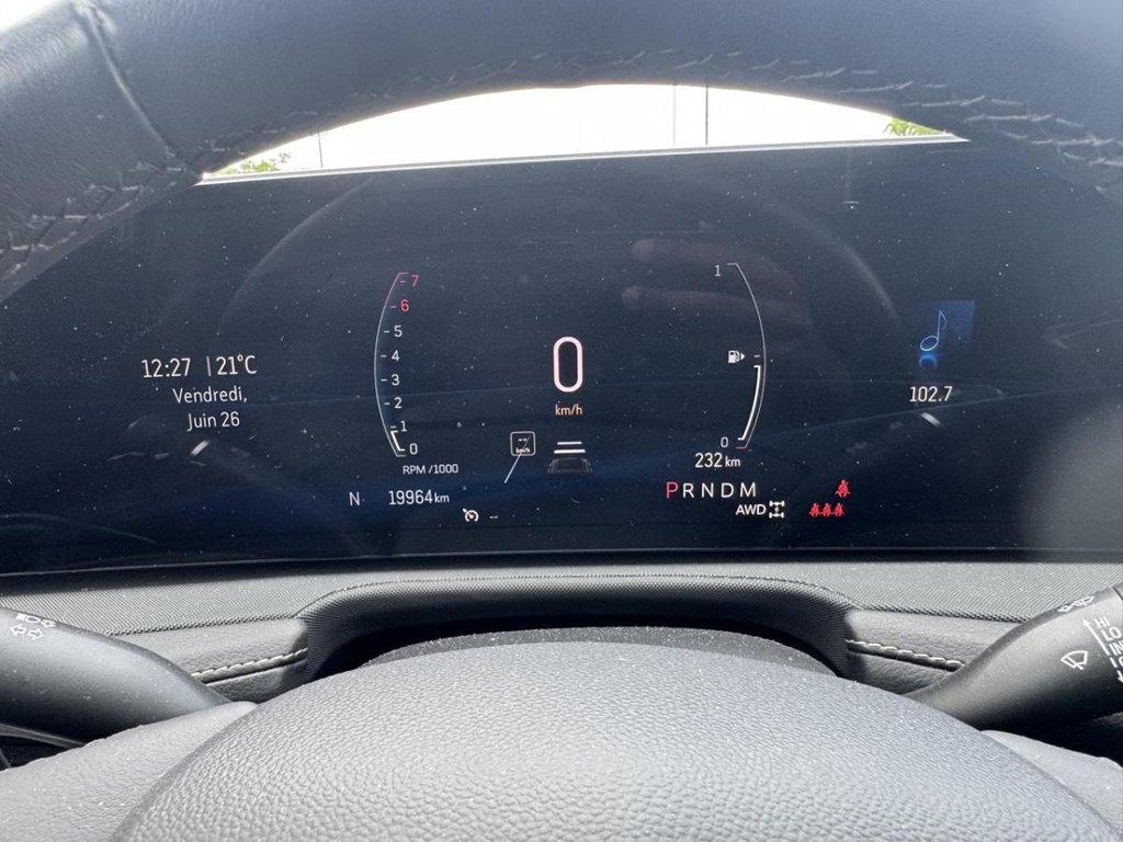 2024 Cadillac XT4 AWD Luxury * Bas Kilométrage * in Terrebonne, Quebec - 12 - w1024h768px