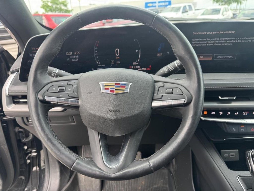 2024 Cadillac XT4 AWD Luxury * Bas Kilométrage * in Terrebonne, Quebec - 11 - w1024h768px