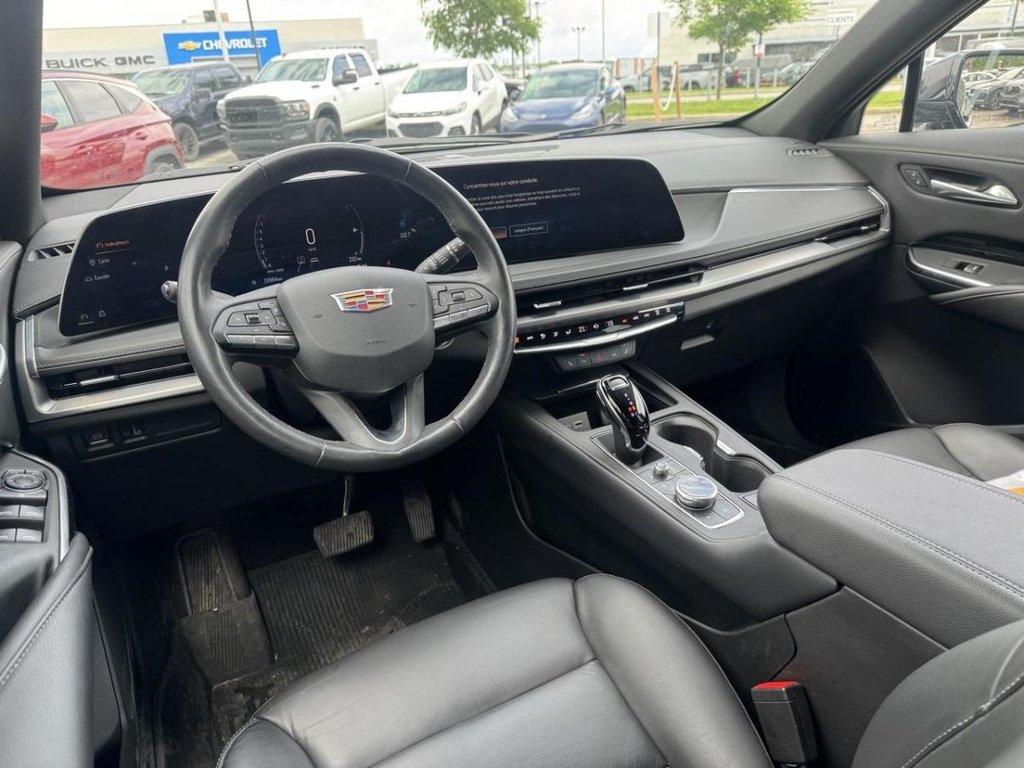 2024 Cadillac XT4 AWD Luxury * Bas Kilométrage * in Terrebonne, Quebec - 10 - w1024h768px