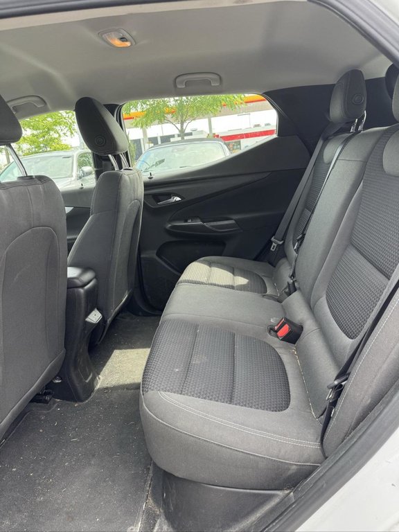 2023 Chevrolet Bolt EUV LT in Terrebonne, Quebec - 9 - w1024h768px