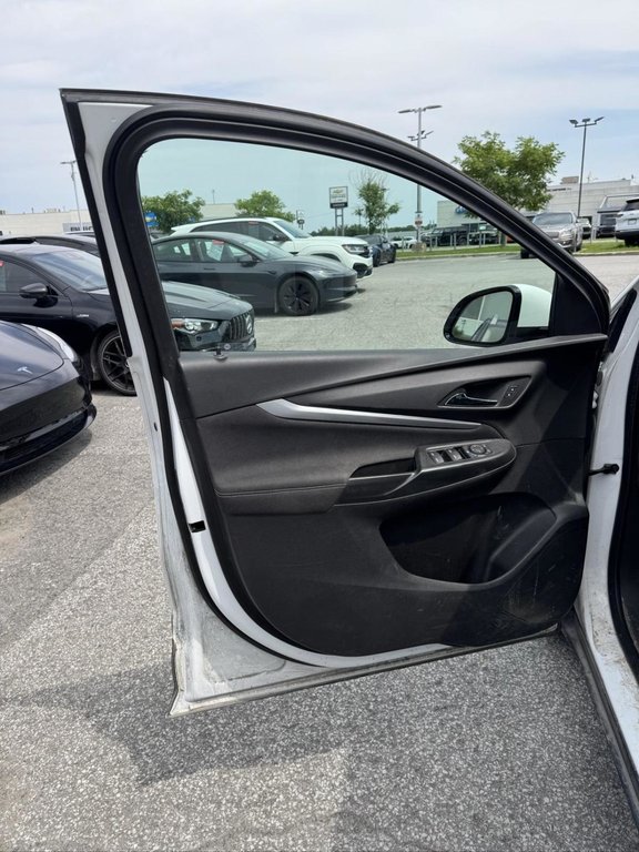 2023 Chevrolet Bolt EUV LT in Terrebonne, Quebec - 7 - w1024h768px