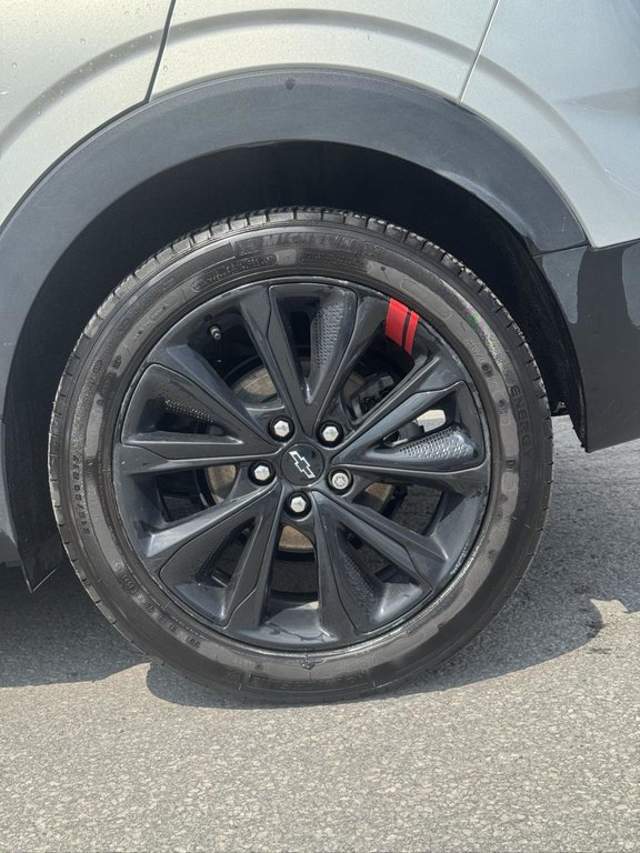 2023 Chevrolet Bolt EUV Premier Toit Panoramique Bose Édition REDLINE in Terrebonne, Quebec - 16 - w1024h768px