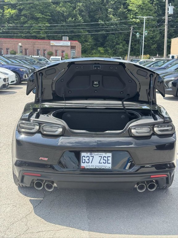 2023 Chevrolet Camaro 1LT RS Convertible Bas Kilométrage in Terrebonne, Quebec - 14 - w1024h768px