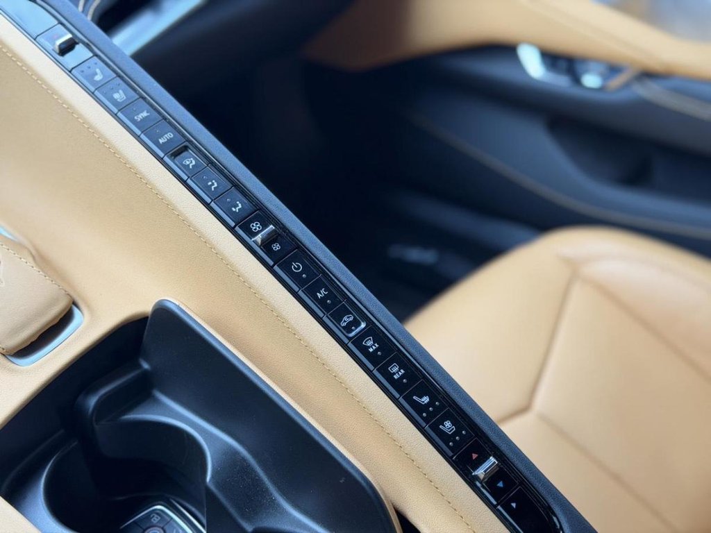 2022 Chevrolet Corvette 2LT Z51 Bas Kilométrage in Terrebonne, Quebec - 17 - w1024h768px