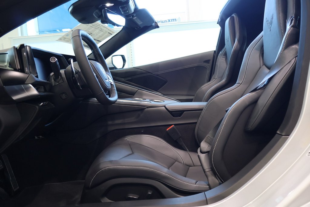 Chevrolet Corvette 1LT 2026 à Terrebonne, Québec - 6 - w1024h768px