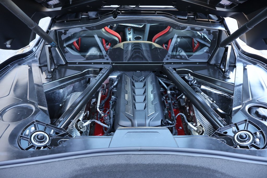 Chevrolet Corvette 1LT 2026 à Terrebonne, Québec - 3 - w1024h768px