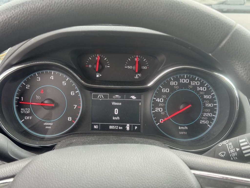 2017 Chevrolet Cruze LT in Terrebonne, Quebec - 11 - w1024h768px