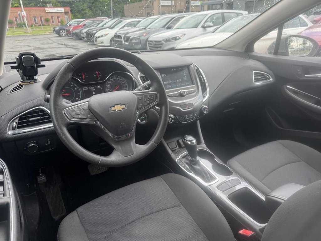 2017 Chevrolet Cruze LT in Terrebonne, Quebec - 9 - w1024h768px