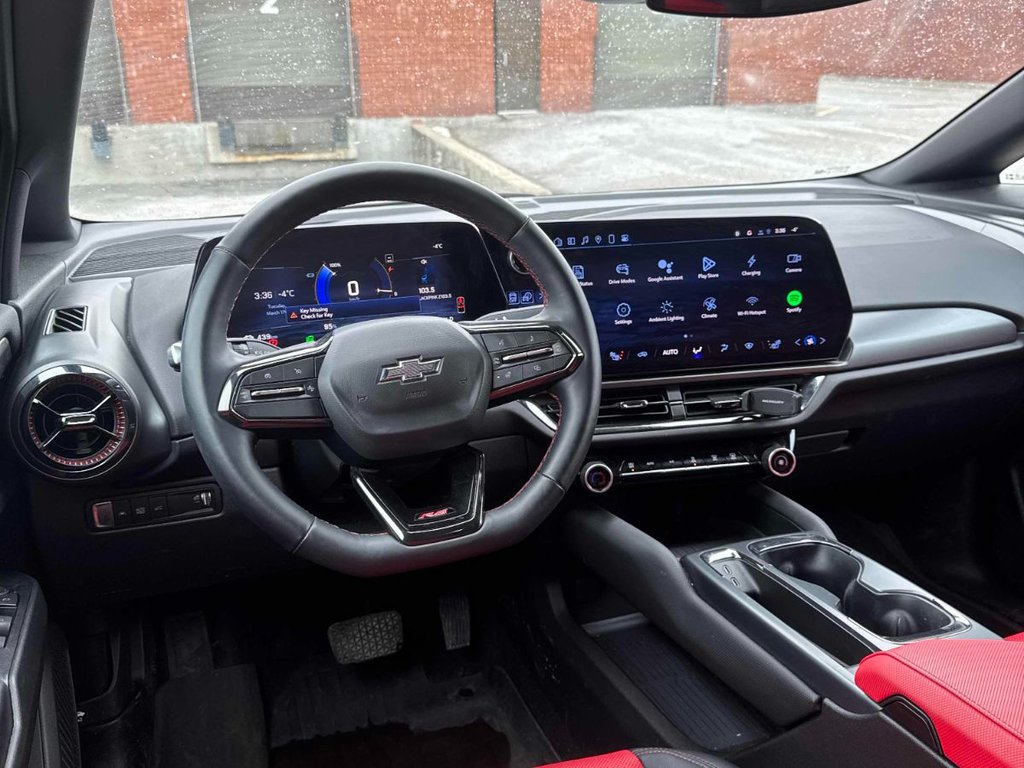 Chevrolet Equinox EV RS AWD 2024 à Terrebonne, Québec - 3 - w1024h768px