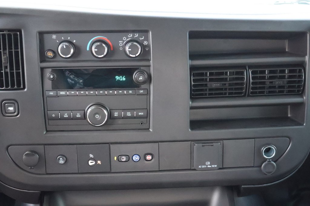 2025 Chevrolet Express Cargo 2500 WT 155'' in Terrebonne, Quebec - 14 - w1024h768px