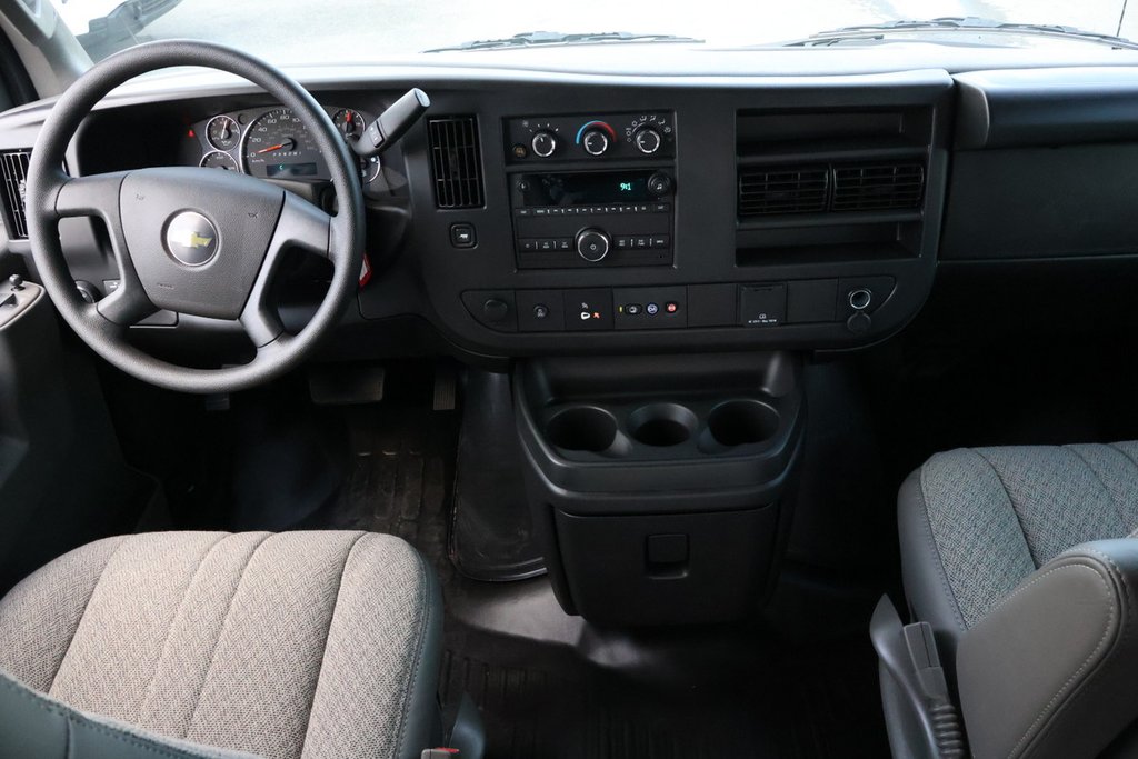 2025 Chevrolet Express Cargo 2500 WT 155'' in Terrebonne, Quebec - 11 - w1024h768px