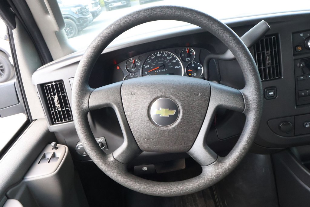 2025 Chevrolet Express Cargo 2500 WT 155'' in Terrebonne, Quebec - 12 - w1024h768px