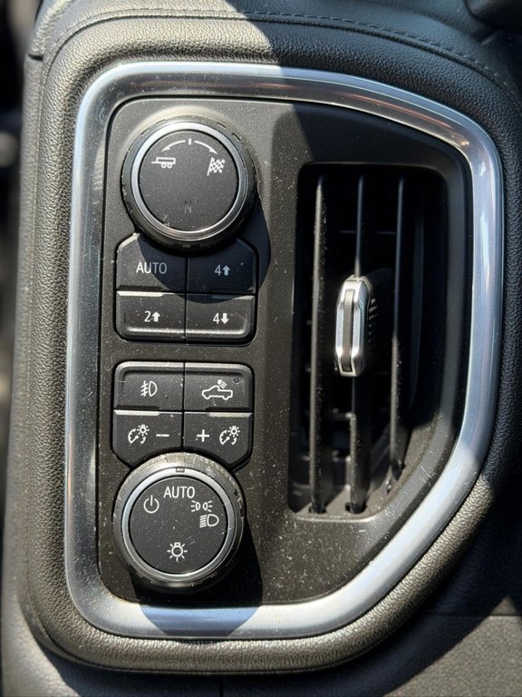 2019 Chevrolet Silverado 1500 New Silverado Crew  LT Trail Boss Cuir Bose in Terrebonne, Quebec - 11 - w1024h768px