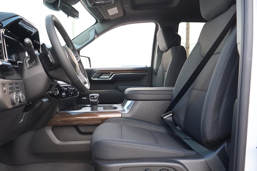 2025 Chevrolet Silverado 1500 RST in Terrebonne, Quebec - 8 - w1024h768px