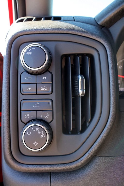 2025 Chevrolet Silverado 1500 Custom in Terrebonne, Quebec - 16 - w1024h768px