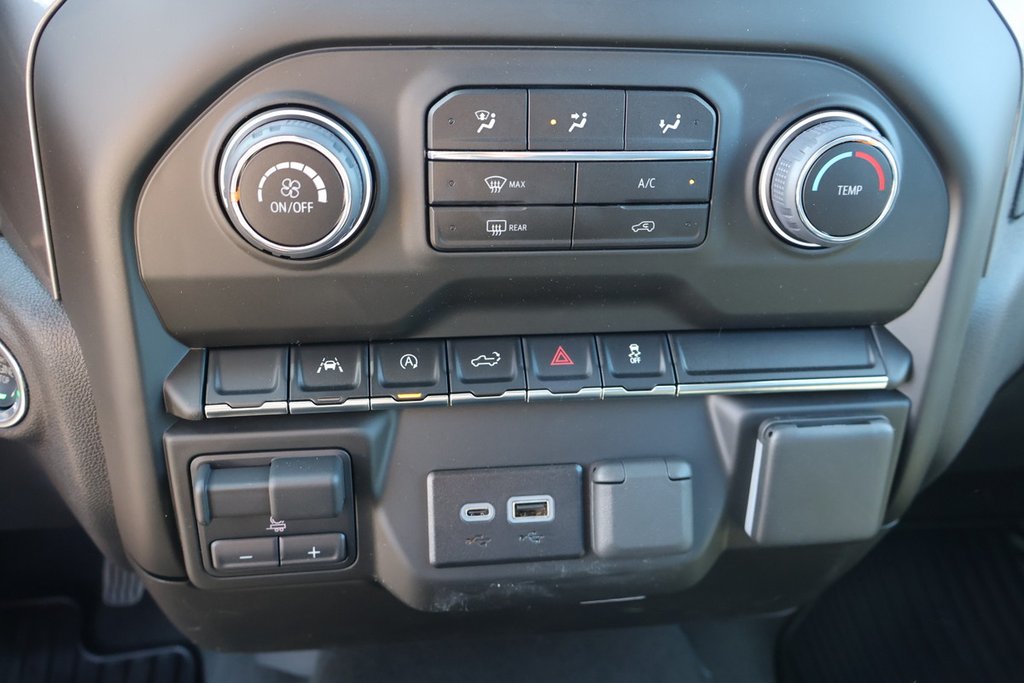 2025 Chevrolet Silverado 1500 Custom in Terrebonne, Quebec - 15 - w1024h768px