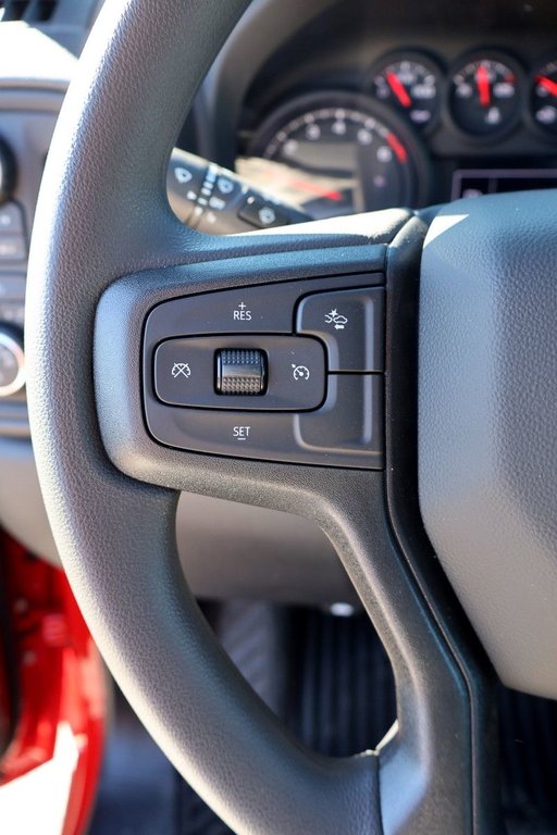 2025 Chevrolet Silverado 1500 Custom in Terrebonne, Quebec - 11 - w1024h768px