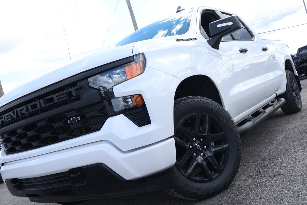 2025 Chevrolet Silverado 1500 Custom in Terrebonne, Quebec - 7 - w1024h768px