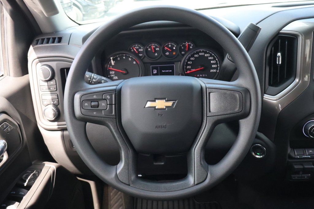 2025 Chevrolet Silverado 1500 Custom in Terrebonne, Quebec - 11 - w1024h768px