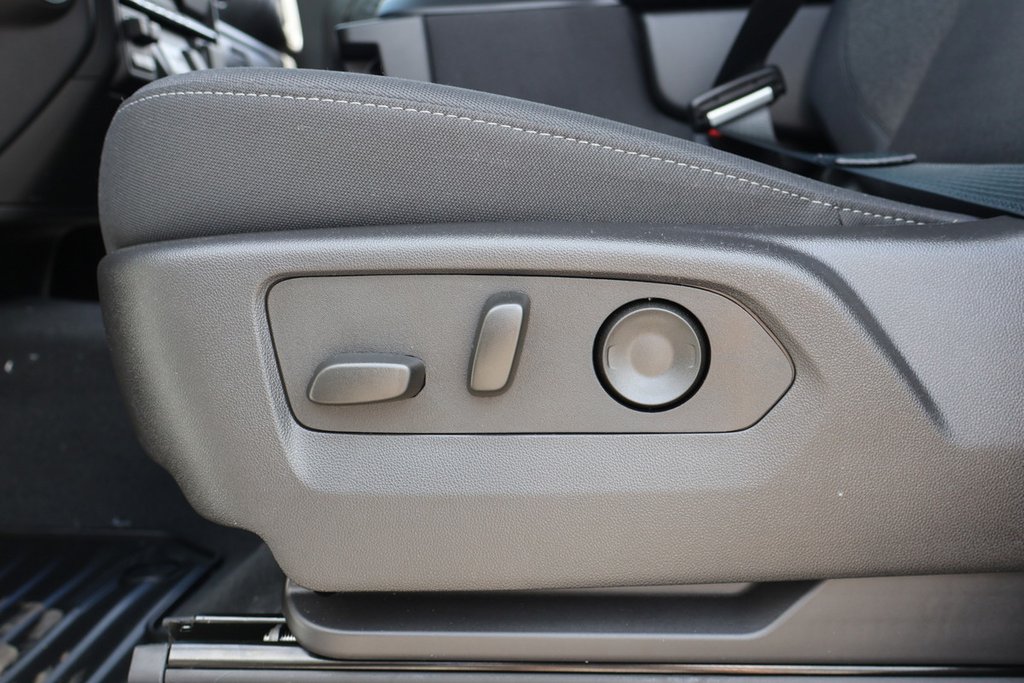 2025 Chevrolet Silverado 1500 Custom in Terrebonne, Quebec - 9 - w1024h768px