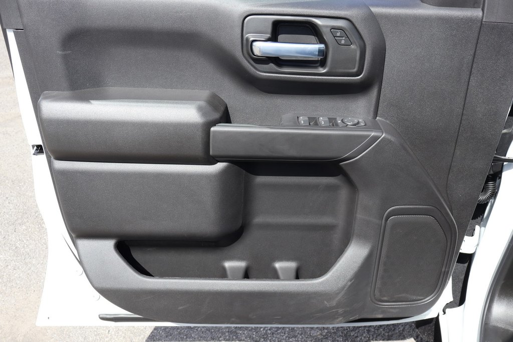 2025 Chevrolet Silverado 1500 Custom in Terrebonne, Quebec - 18 - w1024h768px