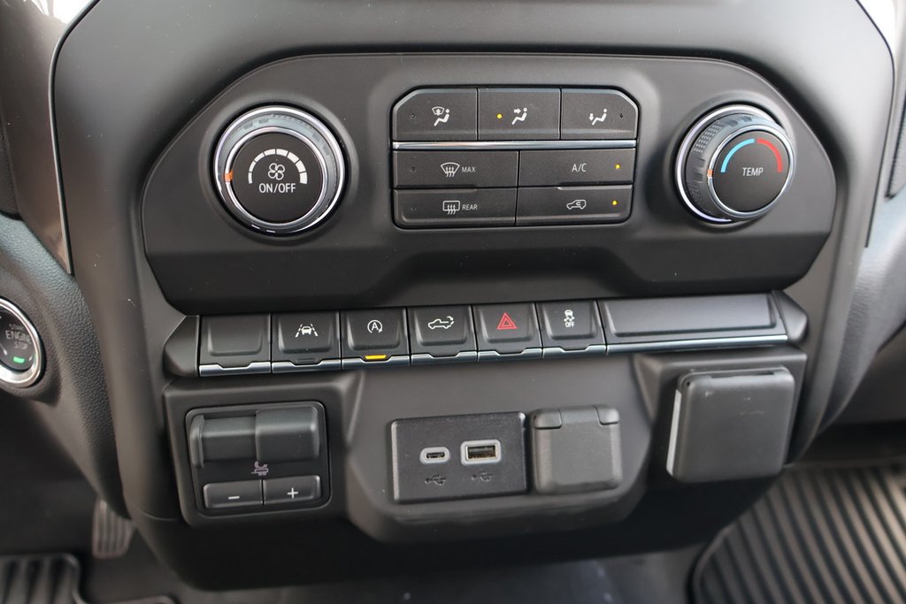 2025 Chevrolet Silverado 1500 Custom in Terrebonne, Quebec - 16 - w1024h768px