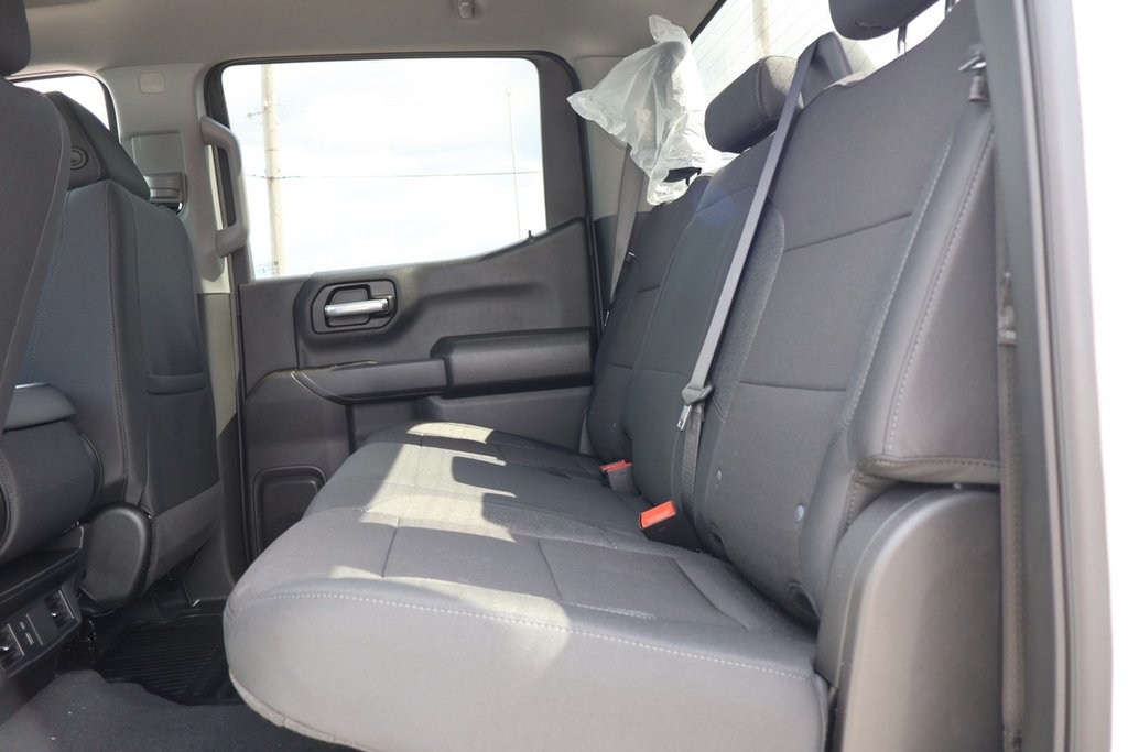 2025 Chevrolet Silverado 1500 Custom in Terrebonne, Quebec - 19 - w1024h768px