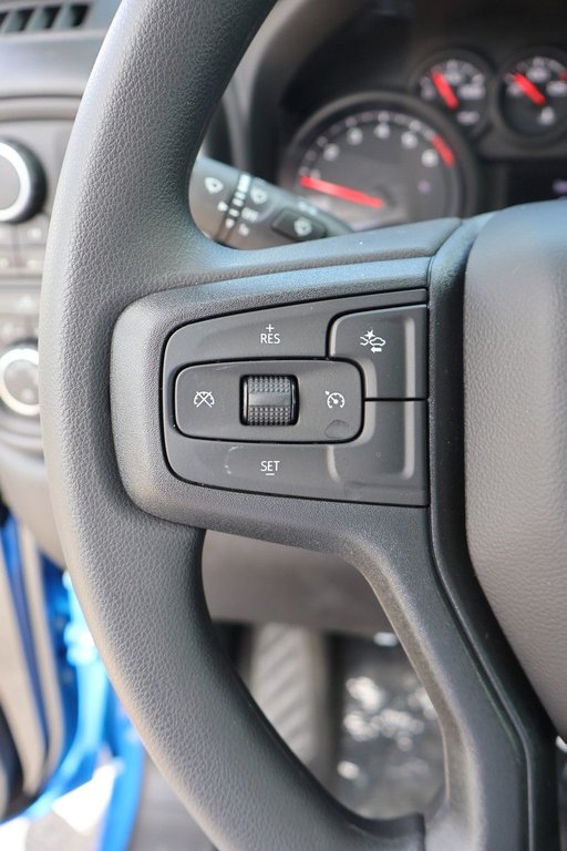 Chevrolet Silverado 1500 Custom 2025 à Terrebonne, Québec - 12 - w1024h768px