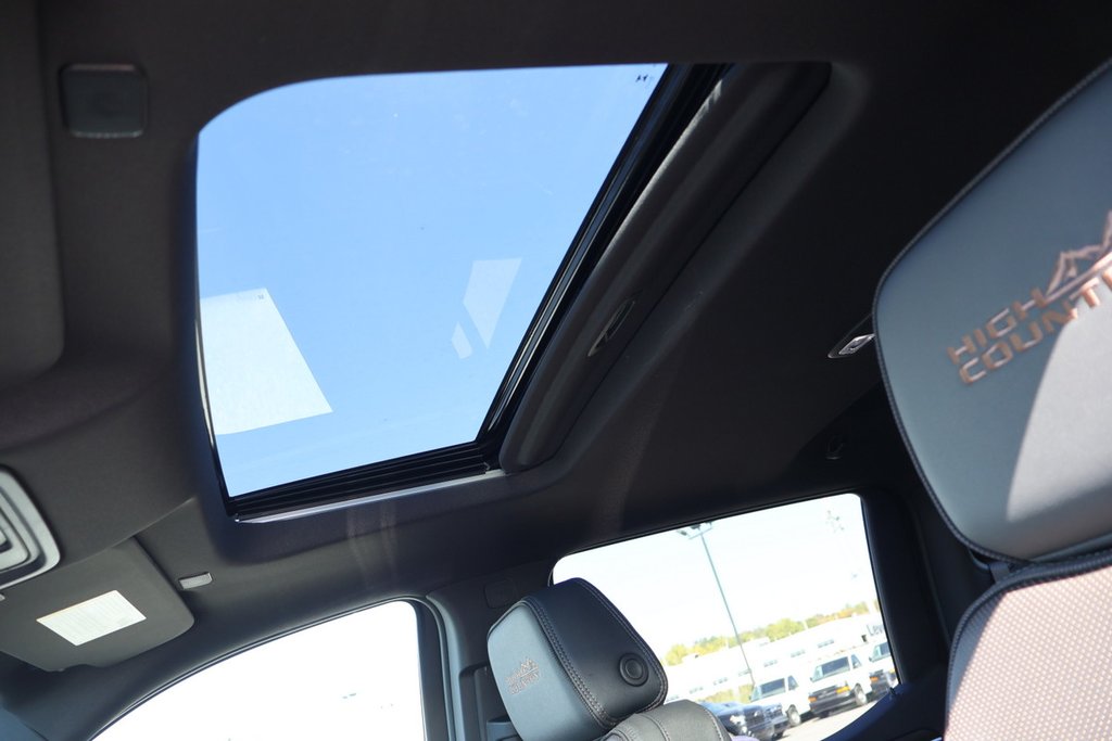 Chevrolet Silverado 1500 High Country 2026 à Terrebonne, Québec - 8 - w1024h768px