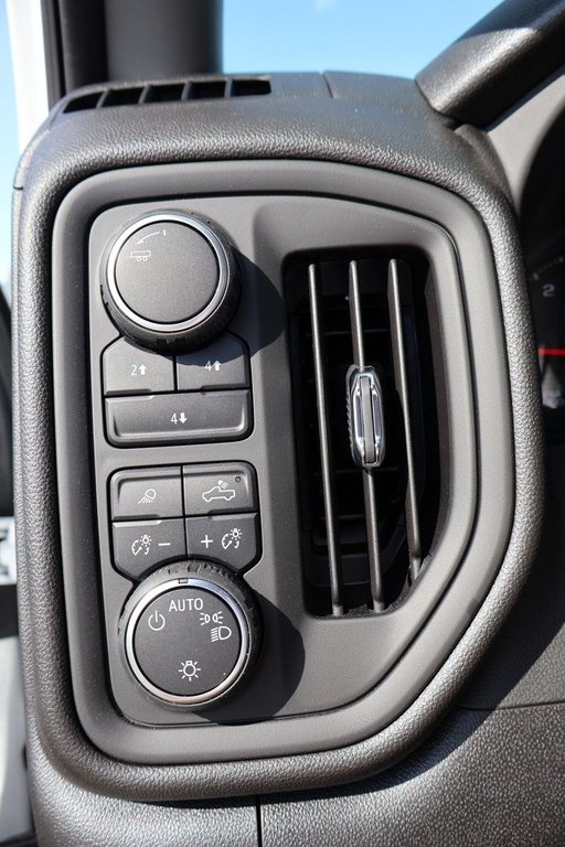 Chevrolet SILVERADO 2500 HD CUSTOM 2025 à Terrebonne, Québec - 17 - w1024h768px