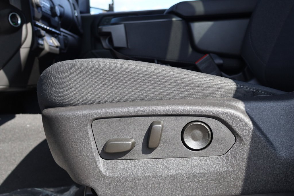 Chevrolet SILVERADO 2500 HD CUSTOM 2025 à Terrebonne, Québec - 9 - w1024h768px