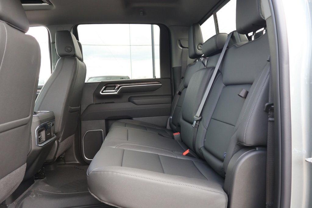 2025 Chevrolet Silverado 2500 HD LTZ in Terrebonne, Quebec - 21 - w1024h768px